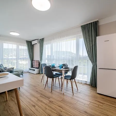 Sky Academic Варна