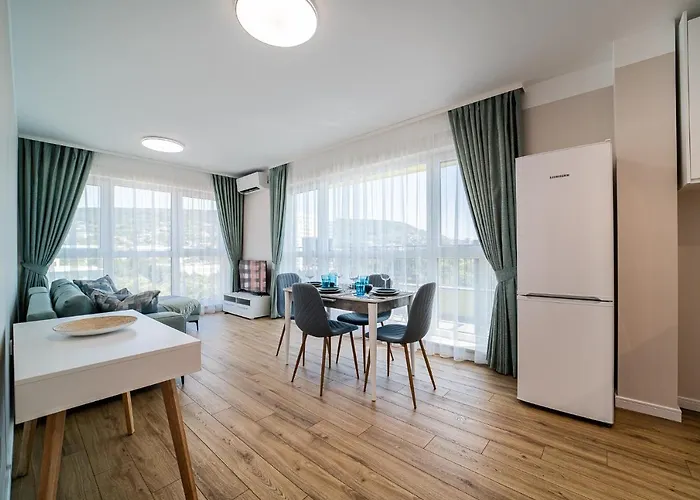 Sky Academic 瓦爾納