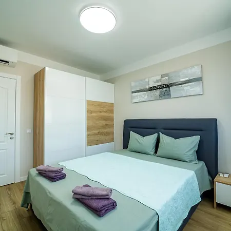 Sky Academic * Варна